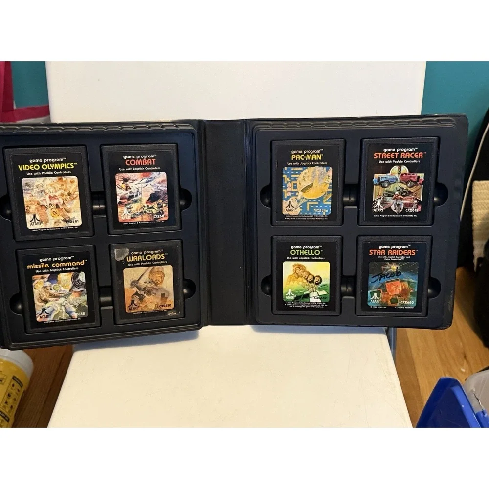 ATARI Game Cartridge Storage Holder Case - Holds 8 Comes With 8 Games